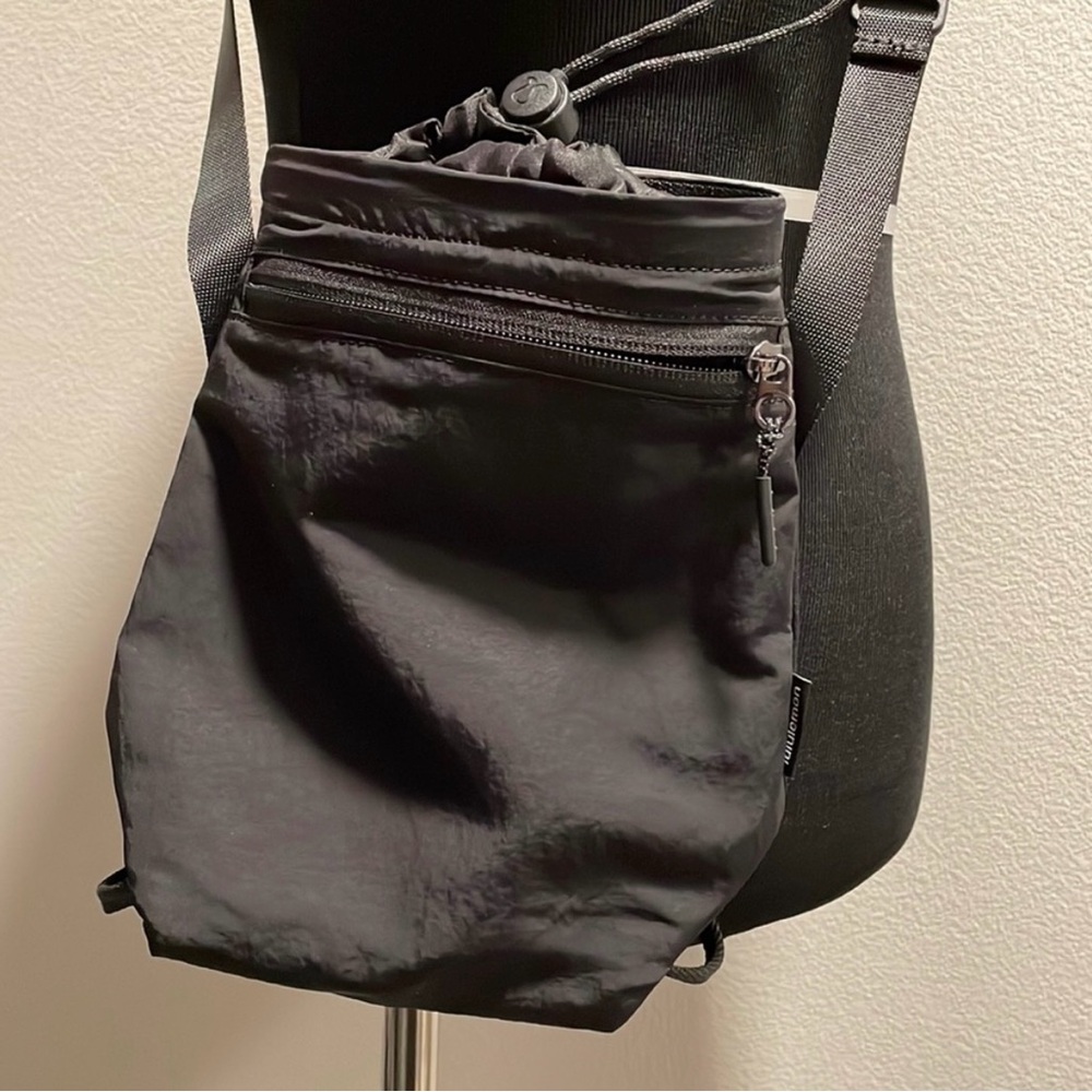 Water bottle Black Crossbody Bag